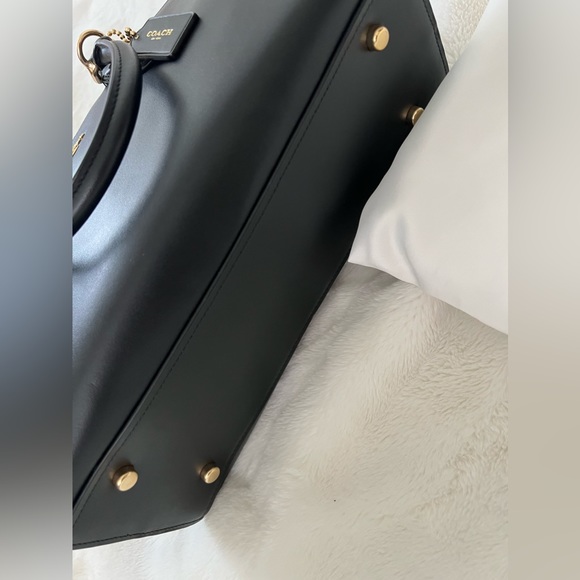 Coach - Picture 6 of 7